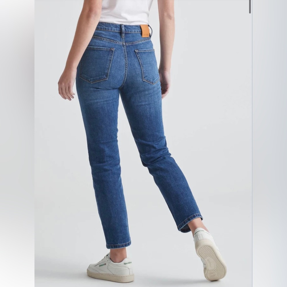 DUER Highrise Straight Medium Blue Jeans
